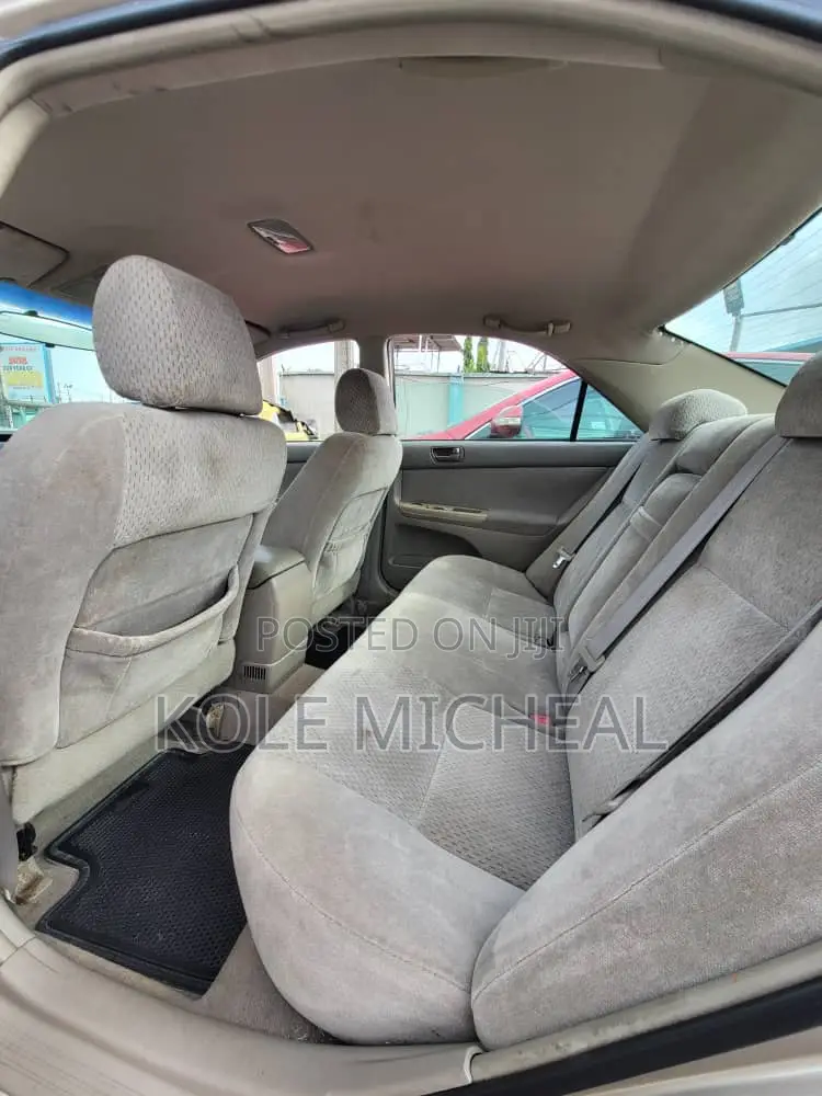 Toyota Camry 2004 Gold
