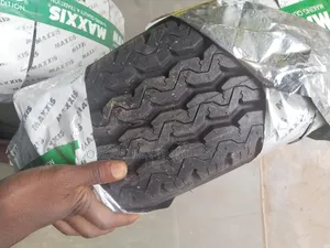 195r15c Maxxis Ue/MCV