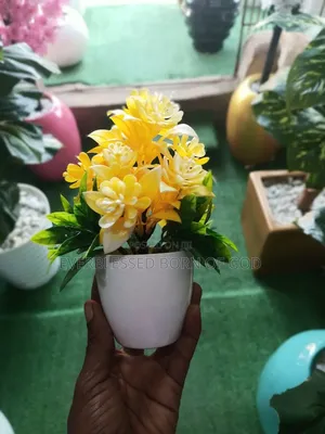 Portable and Table Fitted Small Cup Flower,