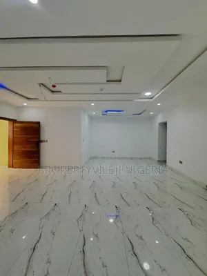 2bdrm Apartment in Lekki Phase 1 for sale