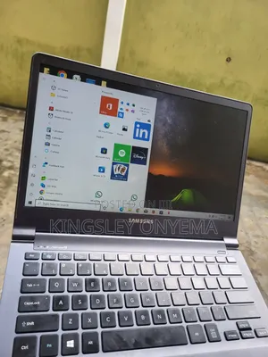 Laptop Samsung NP900X3C 4GB Intel Core i5 SSD 128GB