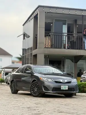 Toyota Camry LE 4dr Sedan (2.5L 4cyl 6A) 2012 Gray