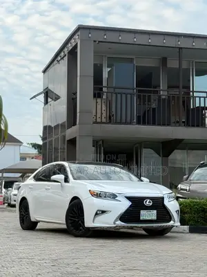 Lexus ES 2016 White
