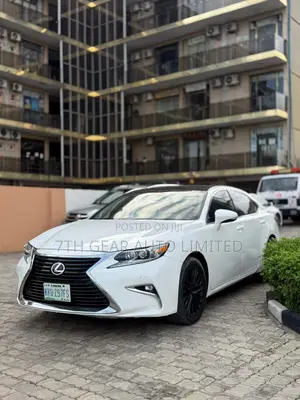 Lexus ES 2016 White