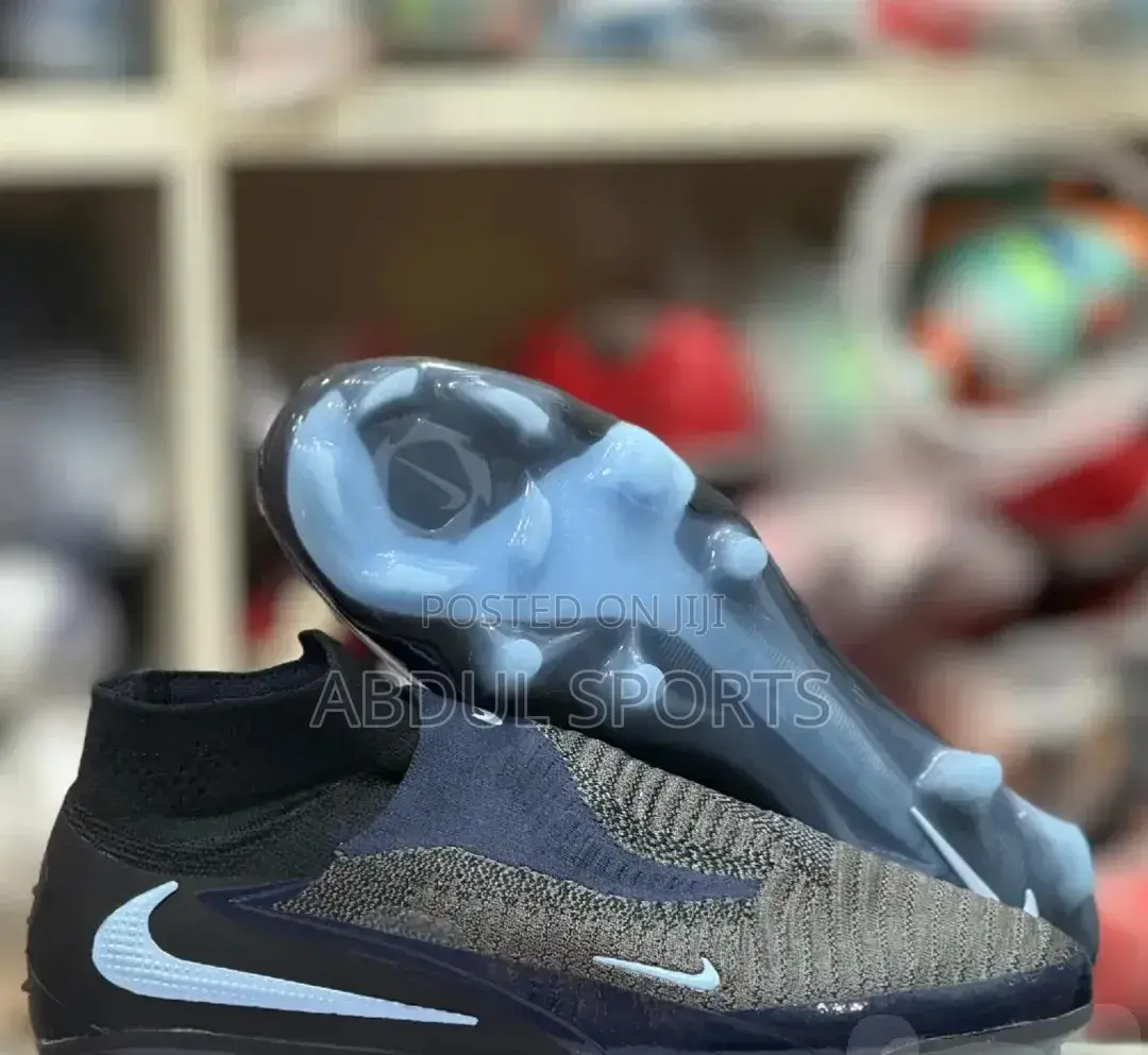 Nike Phantom Boots
