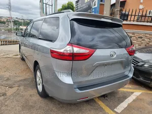 Toyota Sienna 2016 Gray