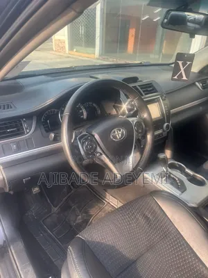 Toyota Camry SE 4dr Sedan (2.5L 4cyl 6A) 2014 Black