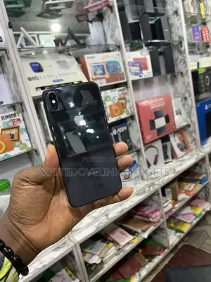 Apple iPhone XS Max 64 GB Black