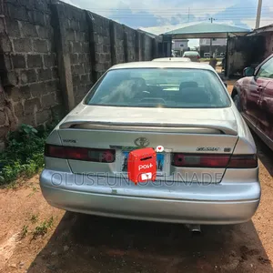 Toyota Camry 2000 Blue