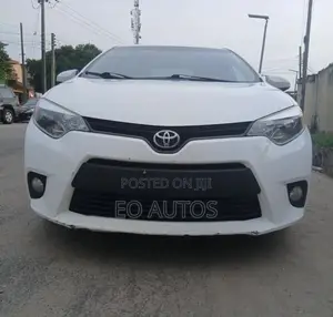 Toyota Corolla LE 4dr Sedan (1.8L 4cyl CVT) 2014 White