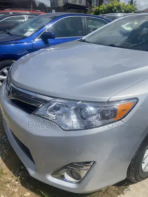 Toyota Camry XLE 4dr Sedan w/Prod. End 11/13 (2.5L 4cyl 6A) 2014 Gray