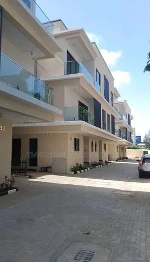 5bdrm Duplex in Lekki Phase 1 for rent