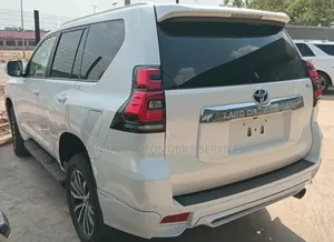 Toyota Land Cruiser Prado 2.7 2023 White