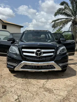 Mercedes-Benz GLK-Class Base GLK 350 4dr AWD 4MATIC (3.5L 6cyl 7A) 2015