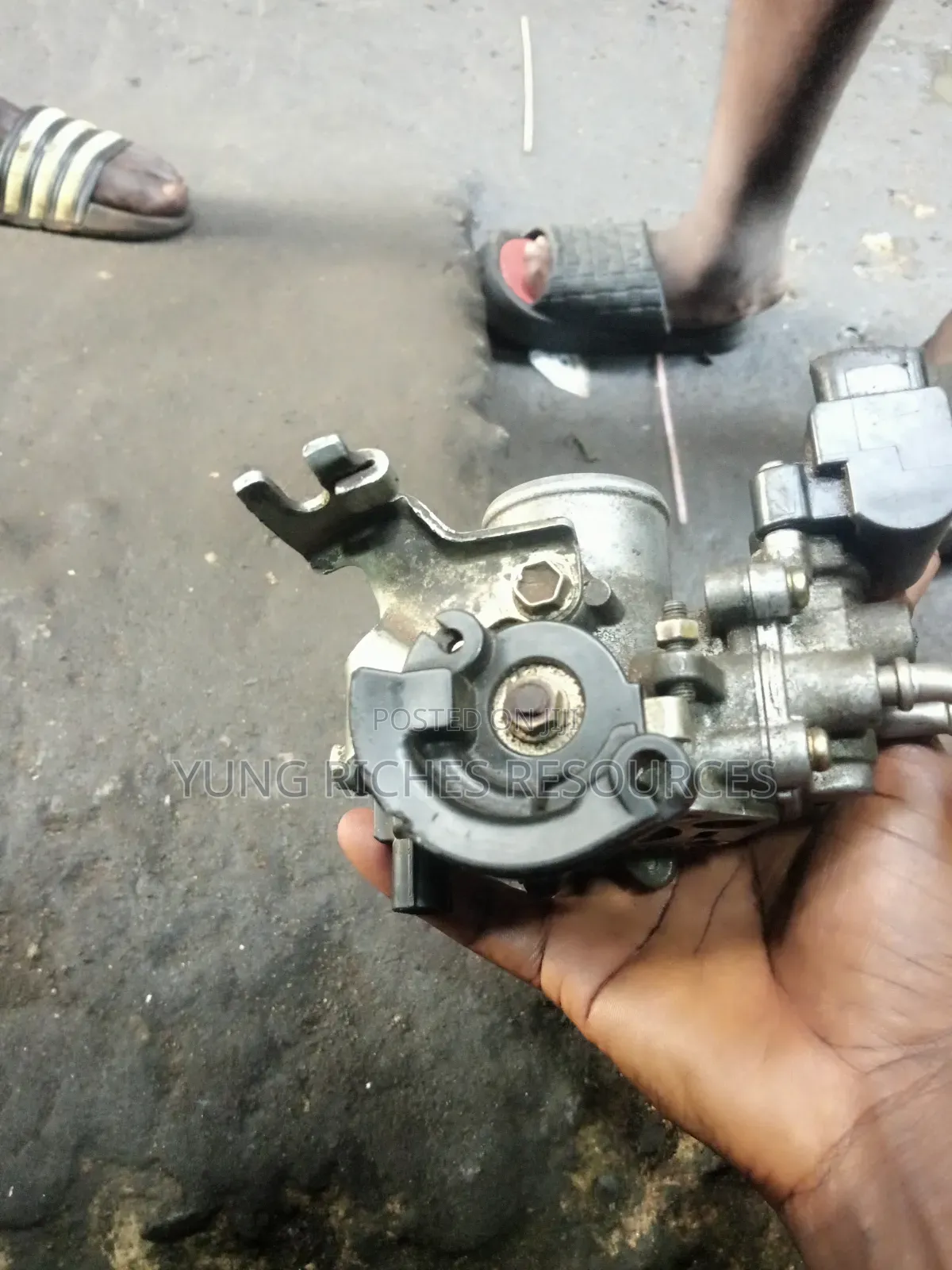 Mini Shuttle Injector Mount