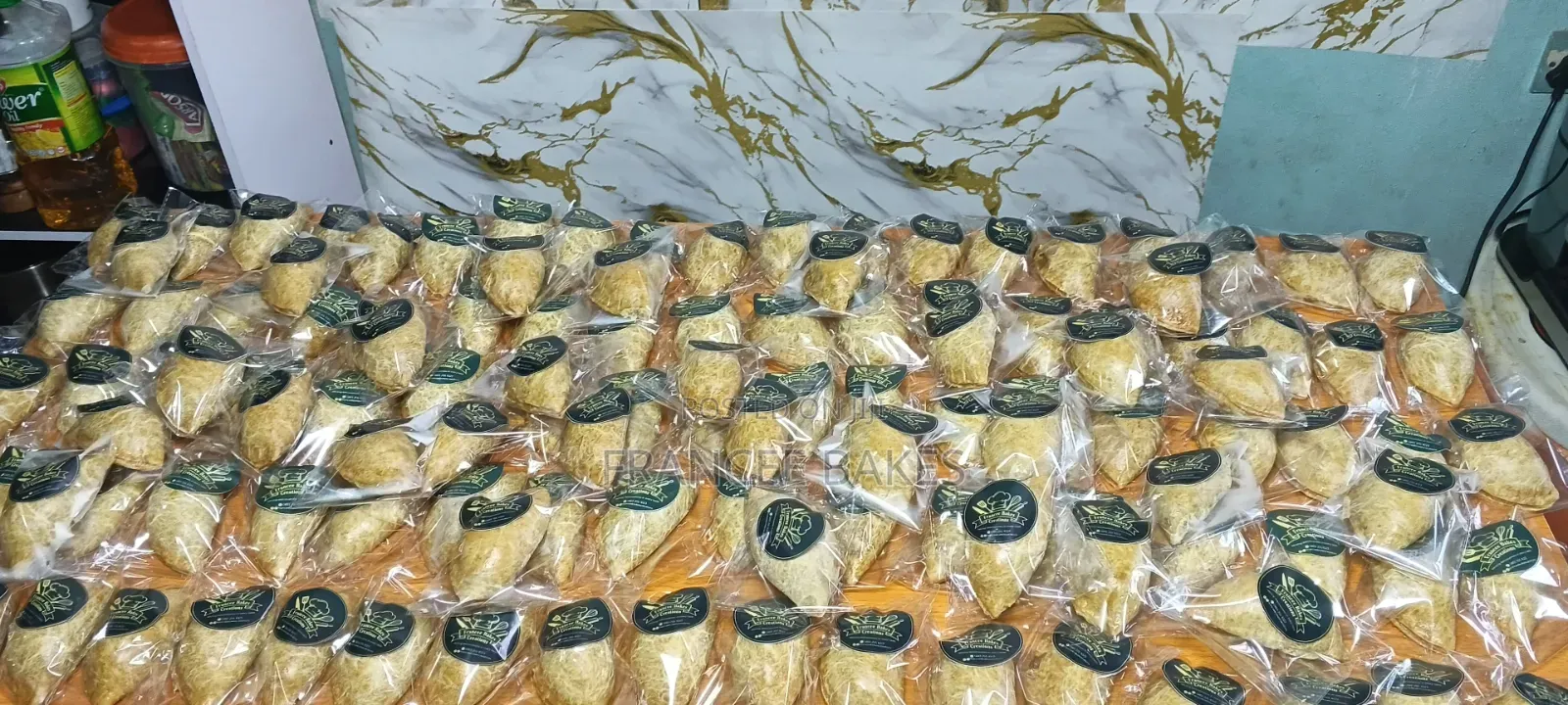 Custom Cakes Small Chops for All Occasions