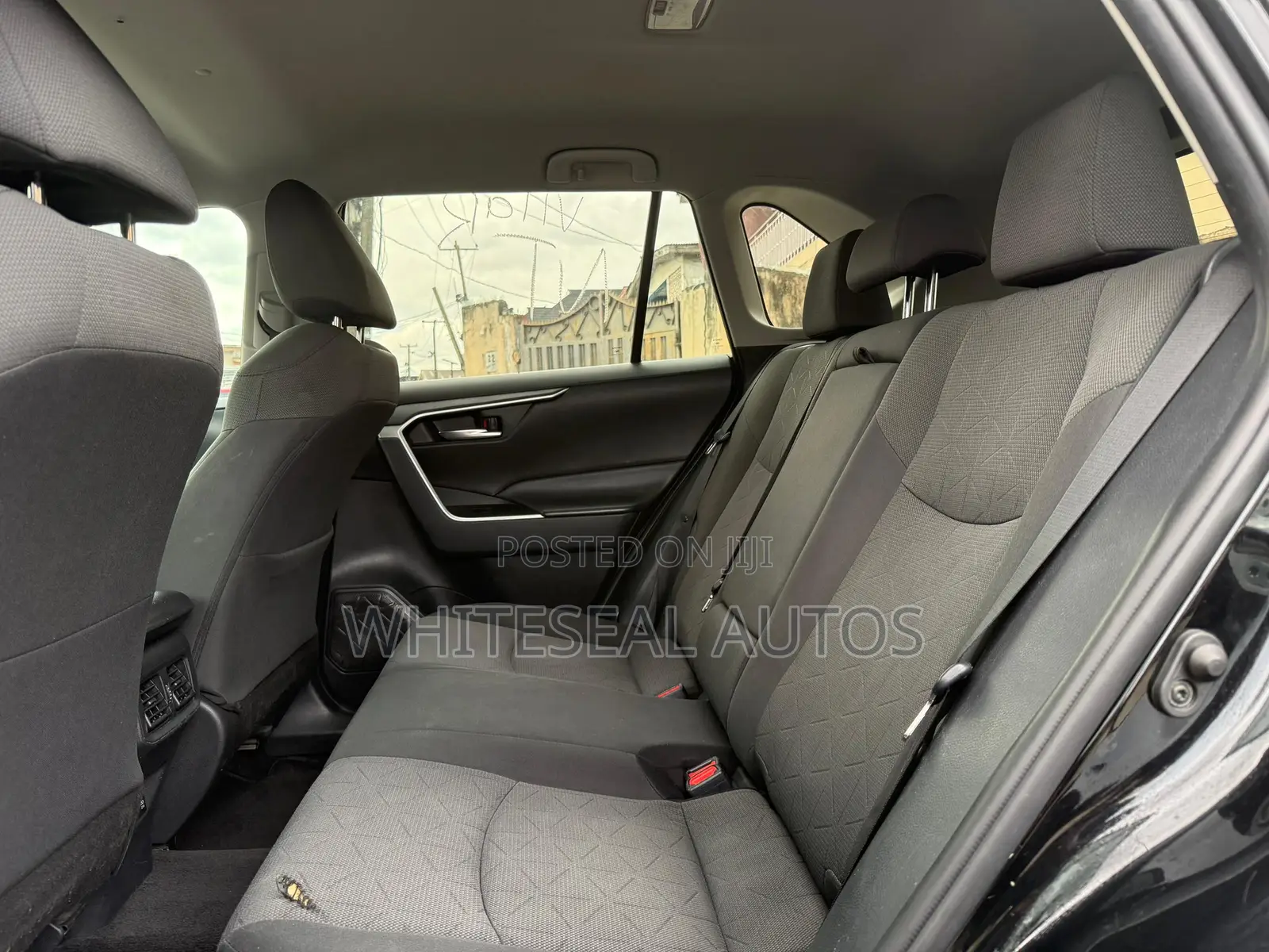 Toyota RAV4 XLE 2021 Black