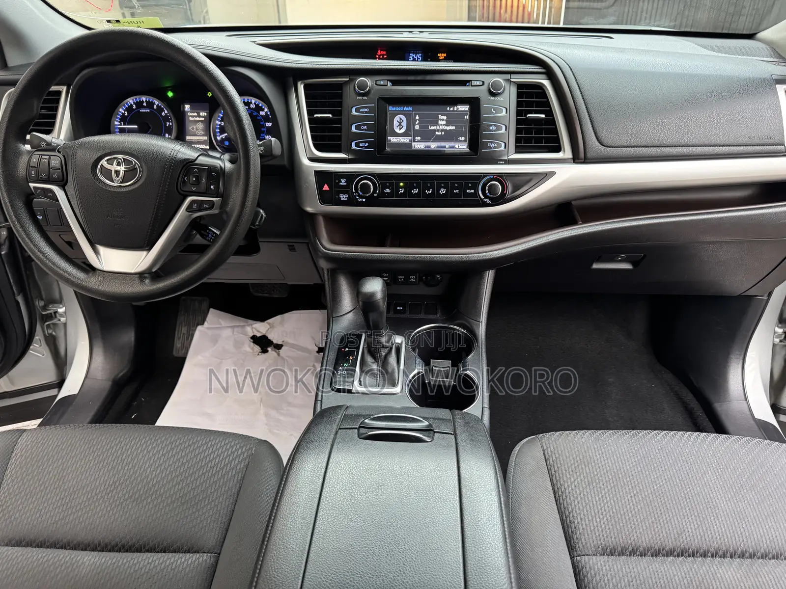 Toyota Highlander LE 2019 Silver