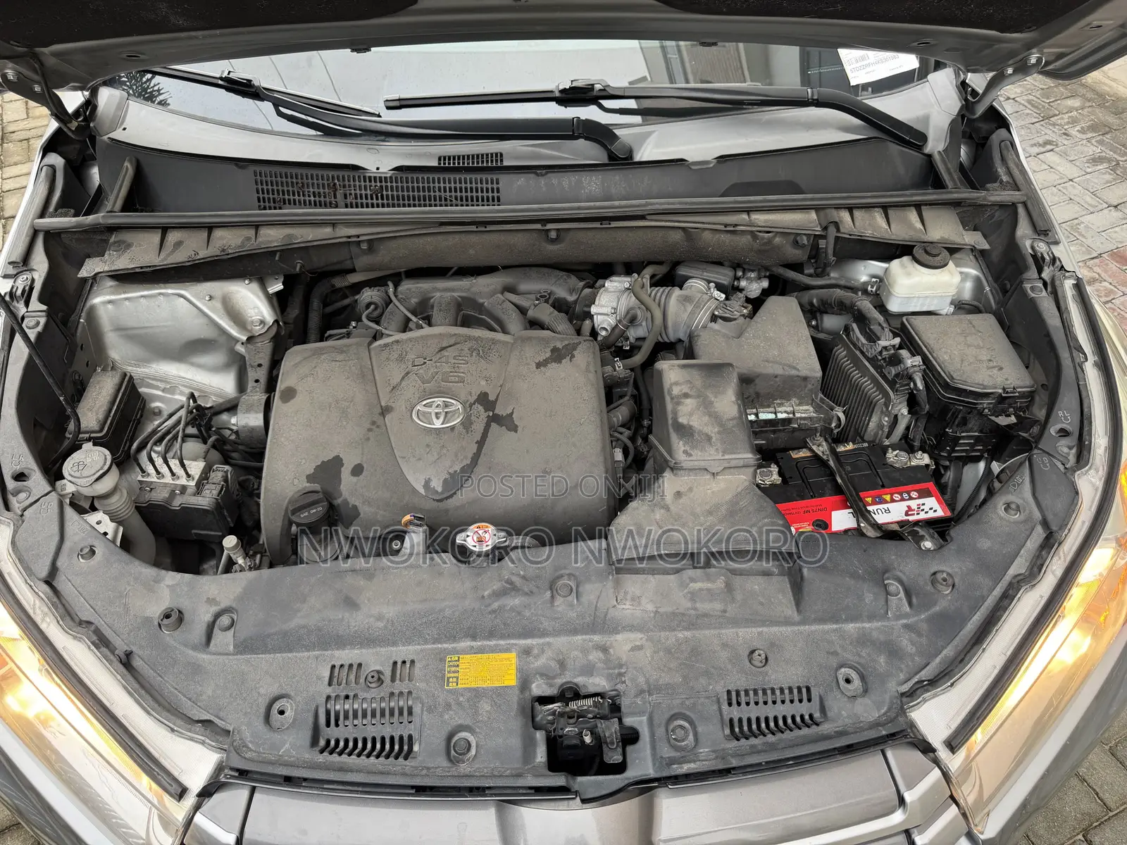 Toyota Highlander LE 2019 Silver
