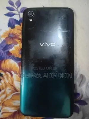 Vivo Y1s 32 GB Black
