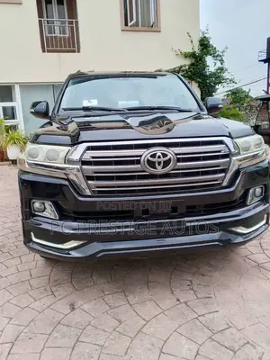 Toyota Land Cruiser 5.7 V8 2014 Black
