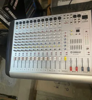Yamaha N12usb 12-Channel Audio Mixer.
