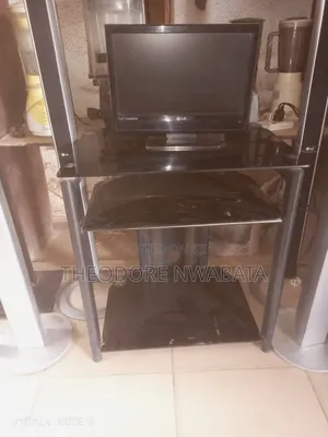 Black Breakable Table