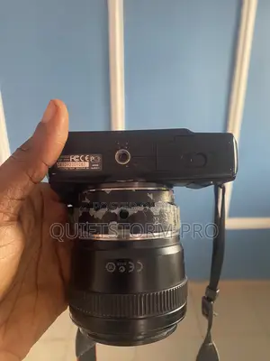 Canon Eos Mirrorless Camera