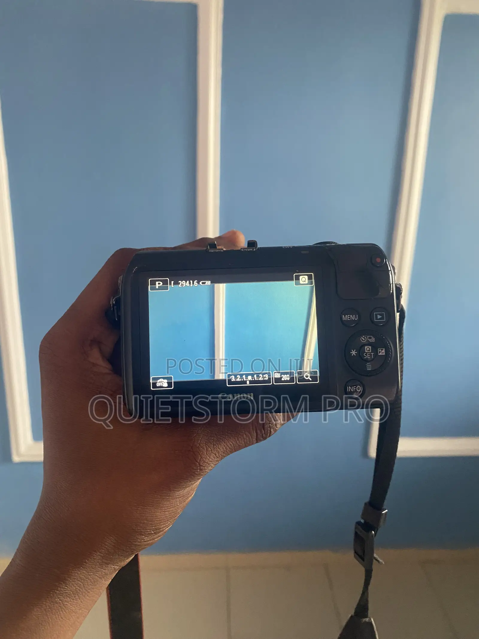 Canon Eos Mirrorless Camera