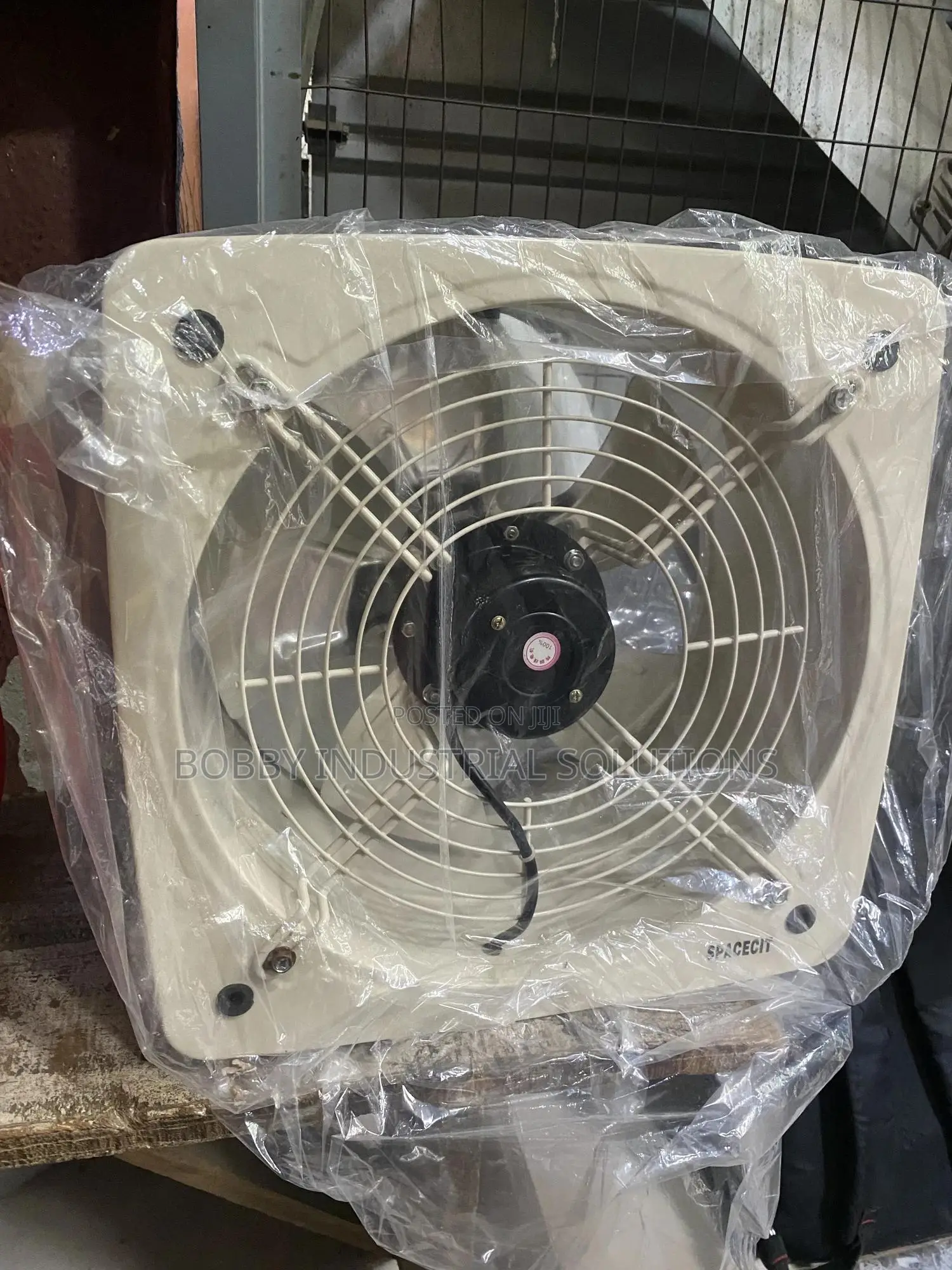 14" Wall Mount Industrial Ventilating/Extractor Iron Fan