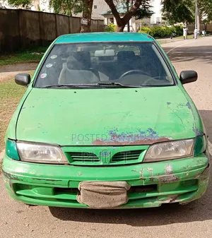Nissan Almera 1.8 2000 Green
