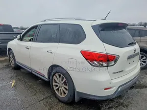 Nissan Pathfinder 2015 White