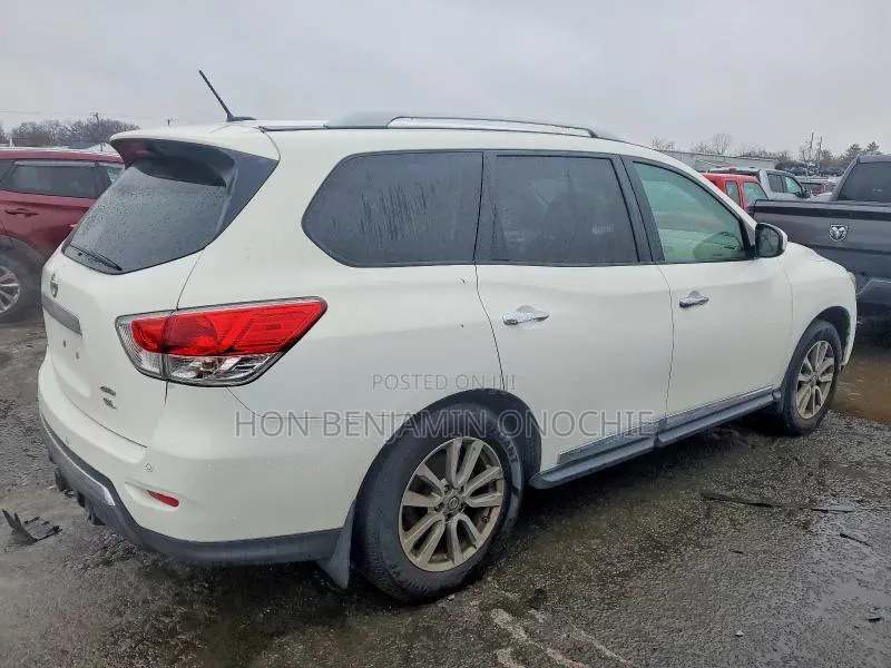Nissan Pathfinder 2015 White