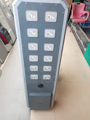 12eyes Solar Street Light