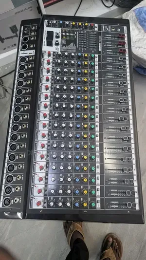 Yamaha 16channels Powered Mixer
