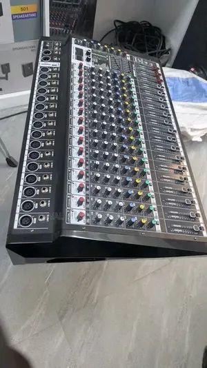 Yamaha 16channels Powered Mixer