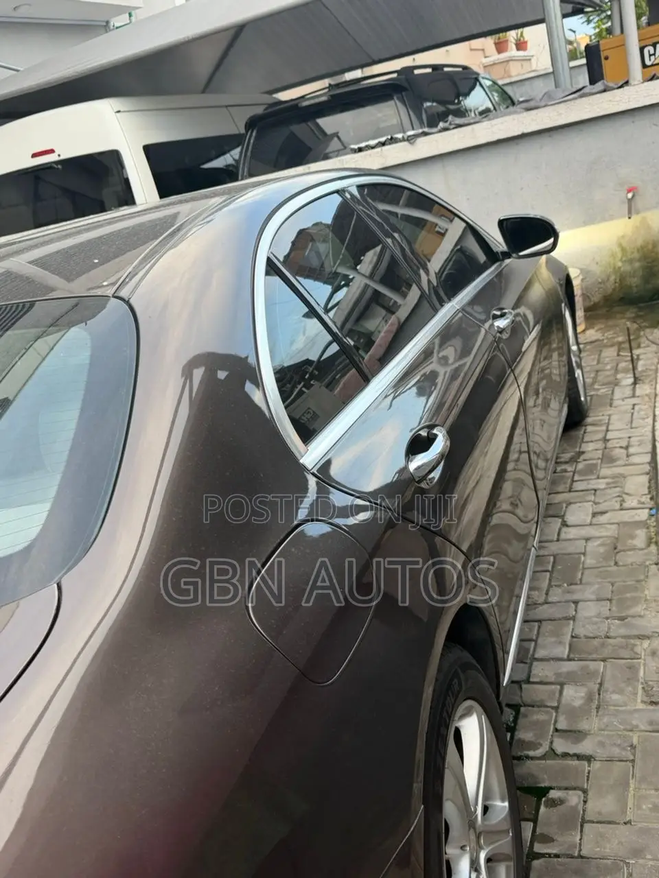 Mercedes-Benz E300 2018 Brown