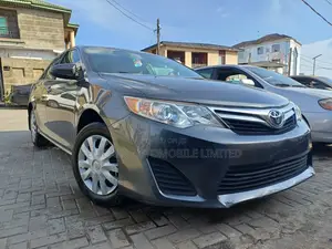 Toyota Camry LE 4dr Sedan (2.5L 4cyl 6A) 2012 Gray