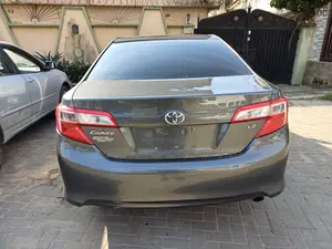 Toyota Camry LE 4dr Sedan (2.5L 4cyl 6A) 2012 Gray