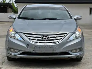 Hyundai Sonata SE Sedan FWD (2.4L 4cyl 6A) 2012 Blue