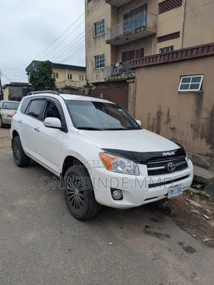 Toyota RAV4 2009 White