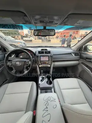 Toyota Camry XLE V6 4dr Sedan (3.5L 6cyl 6A) 2013 White