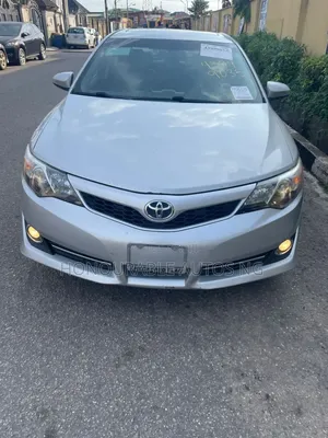 Toyota Camry SE 4dr Sedan (2.5L 4cyl 6A) 2013 Silver