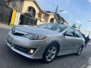 Toyota Camry SE 4dr Sedan (2.5L 4cyl 6A) 2013 Silver