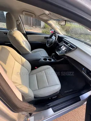 Toyota Avalon XLE Sedar FWD (3.5L 6cyl 6A) 2013 Silver