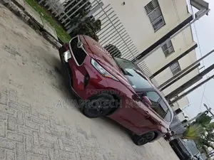 Toyota Highlander XLE 2021 Red