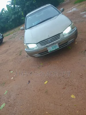 Toyota Camry 2000 Ivory