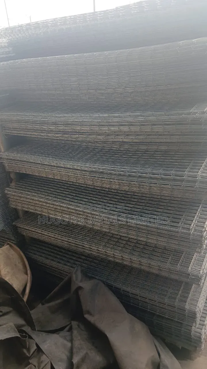2x1 Galvanize Mesh Wire 4ft by 12 Ft