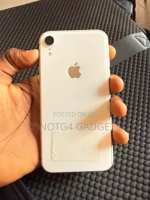 Apple iPhone XR 64 GB White