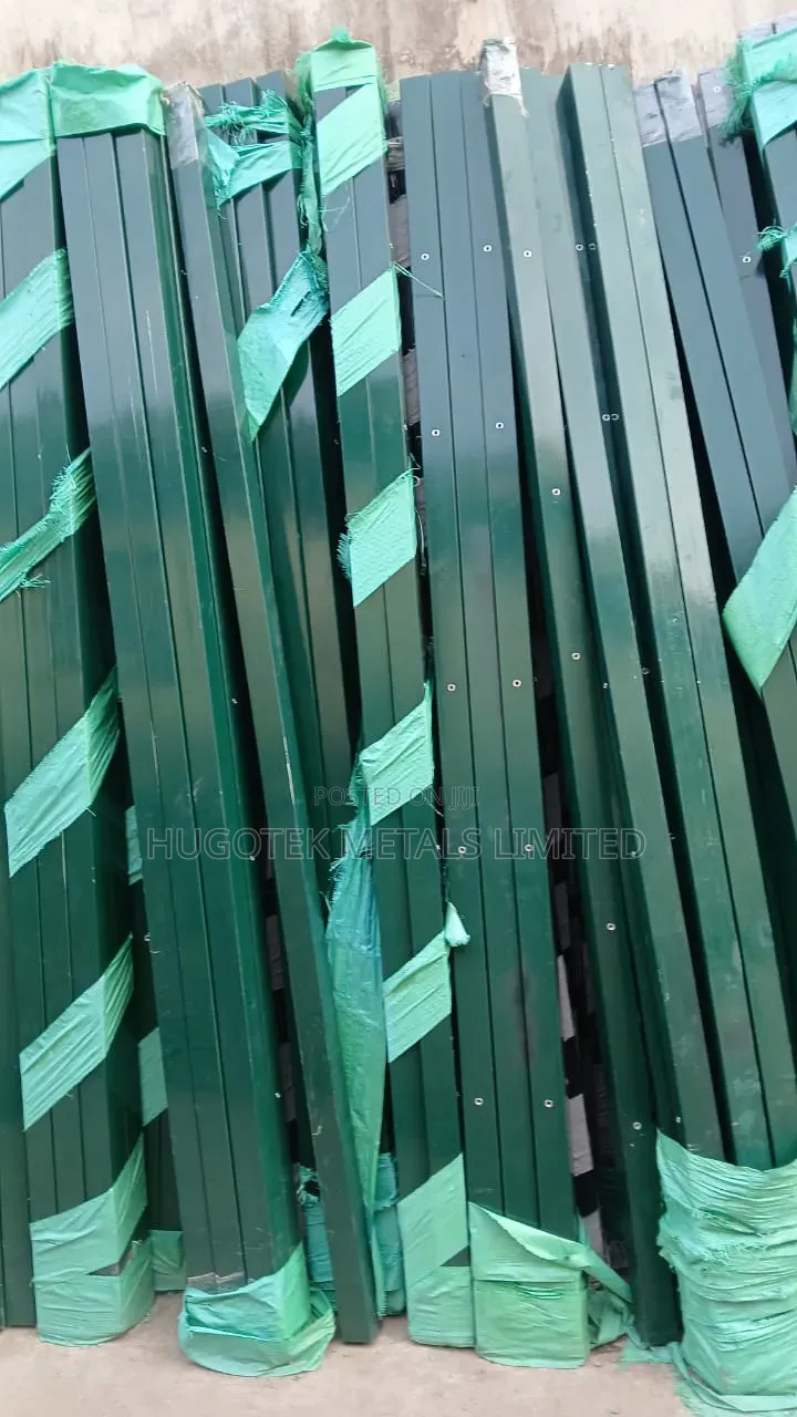 Anti Finger Panel Mesh Pole 70x70